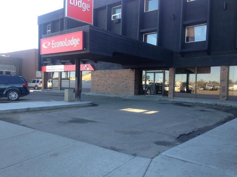 Econo Lodge Lloydminster Exterior photo