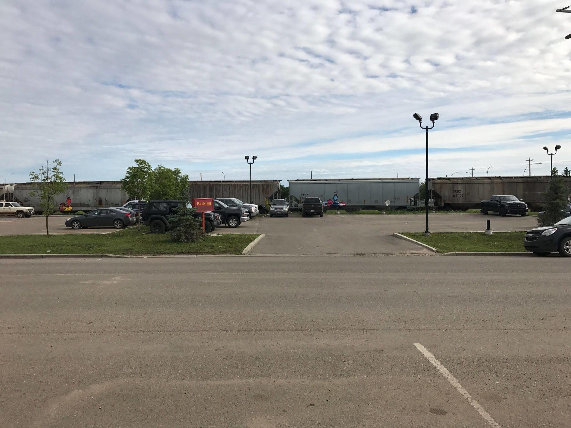 Econo Lodge Lloydminster Exterior photo